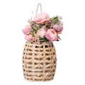 Hängender geflochtener Strohkorb mit rosa Kunstblumen und Blättern für die Heimdekoration - Wasserhyazinthe Hängekorb 20*13*30.5CM