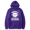 Lila American Football Kapuzenpullover mit weißem Grafikdruck und Kängurutasche - S / Oberteile / Lila