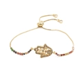Verstelbare gouden Hamsa Hand armband met kleurrijke zirkoonstenen op witte achtergrond - Gouden Gekleurde Zirkoonketting Hamsa Hand