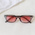 Retro-Sonnenbrille mit transparentem grauem Rahmen und rotbraun verlaufenden Gläsern - Klar Grau Rosa Linse