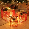 Dreiteiliges Set leuchtender roter Weihnachtsgeschenkkartons mit warmen LED-Lichtern - Rot Set (Mit Lichtern) 25/20/15cm