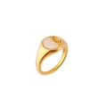 Detail of gold signet ring with white shell inlay and engraved sunbeam pattern - US 7 / Oval Fan Pattern Style (SRH0440)
