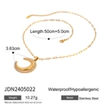Collar de acero dorado con colgante de luna y circonitas, longitud 50 cm y peso 10,27 g - Colgante de Media Luna con Zirconia Blanca (JDN2405022)