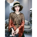 Leichtes Damen-Poncho-Tuch mit Leoparden- und Orangemuster und schwarzem Taillengürtel - Oberteile / 110X110CM / Oranger Leopard