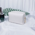 Elegante neceser de PU blanco con cremallera dorada y detalles de perlas de lujo - Pequeño / Blanco Perlado
