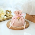 Elegant pink velvet drawstring wedding favor bag with golden heart charm and ribbon - Heart Charm / Foggy Pink