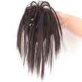 Donkerbruine messy bun haarverlenging met klem en natuurlijke haarlokken - Donkerbruin