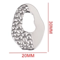 Silberner Edelstahl-Tropfenanhänger mit Hammerschlag-Textur, 30 mm Höhe Größenangabe - Irreguläres Oval Stahlfarben / 30mmx20mm