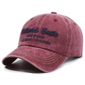 Vintage dunkelrote gewaschene Baseballkappe mit Kontrastnähten und blauer Stickerei - Verstellbar / Rot