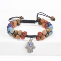 Detail von Hamsa-Hand und Evil Eye auf verstellbarem Perlenarmband aus Natursteinen - Mehrfarbiger Gemischter Naturstein Stil (款式-1)