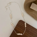 Dettaglio della collana di perle d'acqua dolce con catena argento e chiusura a moschettone - Collana con 15 Perle Argento Placcato Oro