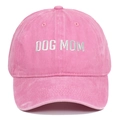 Rosa verwaschene Baseballkappe aus Baumwolle mit weißem DOG MOM Stickereimotiv - Verstellbar / Rosa