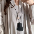 Funda para llaves minimalista de imitación de cuero negro con costuras blancas - Collar - Bolsa De Llaves Negra
