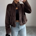 Giacca elegante in peluche marrone scuro con collo alto e vestibilità comoda - S / Marrone Scuro
