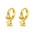 Eleganti orecchini a cerchio dorati con stella marina e conchiglia, design marino minimale - Oro