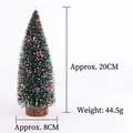 Mini albero di Natale con neve artificiale e palline colorate su base in legno - Stile 20cm