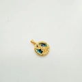 Detalle de colgante de conejo chapado en oro de 18K con concha de abulón y pequeño diamante - Conejo - Dorado (Concha de Abulón)