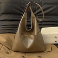 Grand sac fourre-tout marron terreux au design triangulaire avec fermeture éclair argentée - Sable