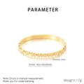 Vista dettagliata dei parametri del bracciale a stella in acciaio dorato con diametro 60x49mm - Stile Stella Incisa (KB210535-KSZ)