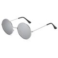 Retro-Rundsonnenbrille aus silbernem Metall mit dunkelgrauen Gläsern in der Seitenansicht - Silberner Rahmen Weiße Spiegelgläser