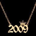 Golden 2009 year number pendant necklace with crown detail and polished finish - 2009 / Gold