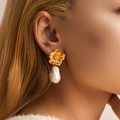 French vintage baroque pearl flower earrings with 18k gold floral embossed studs - 18K Gold / Gold Embossed Flower Baroque Style (KE1244)