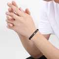Bracciale da uomo in acciaio inossidabile nero con numeri romani su piastra curva - Nero