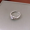 Zilveren verstelbare hartring met zirkonia stenen op een grijze gestructureerde doos - 83# Ring-Zilver