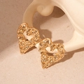 Strukturierte goldene Herzohrringe mit Lavadesign und minimalistischer Ästhetik - Gold