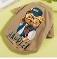 Detailansicht eines khakifarbenen Hunde-T-Shirts mit modischem Bären-Print für Haustiere - XS / Bär Kaffeefarbe