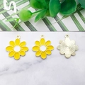 Colorful yellow enamel sunflower alloy pendant with gold plating for DIY jewelry projects - Daisy (14766)
