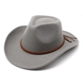 Gros plan d'un chapeau de cow-boy gris en laine avec ruban tressé et longues franges - M (56-58cm) / Gris