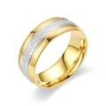 Makro-Detail des zweifarbigen Gold-Silber-Rings mit matter Textur und polierten Kanten - US 6 / Gold