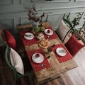 Mantel individual festivo de algodón y lino rojo con copos dorados y cojines - Rojo Bronceado Oro Campana de Viento