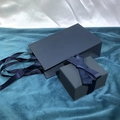 Set regalo per gioielli blu scuro con scatola strutturata, fiocco e sacchetto coordinato - Scatola + Borsa