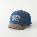 Dettaglio della corona in denim e visiera scamosciata con ricamo Brooklyn - 50cm (1-3 anni) / Cachi