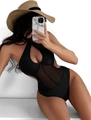 Detalle de bañador negro con paneles de malla y diseño de cuello cruzado con aberturas - S / Negro
