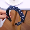 Cerchietto in tessuto blu scuro a pois bianchi con design a nodo incrociato - Blu scuro a pois bianchi annodato