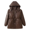 Cappotto invernale marrone da donna con cappuccio, coulisse in vita e finitura lucida - S / caffè