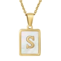 Collier doré avec pendentif carré en nacre et lettre S centrale sur une chaîne en O - Lettre S (Or)