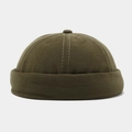 Detalle del gorro docker verde oliva con tejido de sarga de algodón y costuras reforzadas - Verde Militar