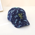 Detail der dunkelblauen Kinder-Baseballkappe mit Dinosaurier-Prints und Stickerei-Patch - 52CM(2-6 Jahre) / Marineblau