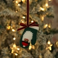 Guanto natalizio in feltro fatto a mano con base verde scuro e fiocco di nastro in velluto rosso - Stile 3 (Guanto di Natale Verde)