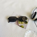 Lunettes de soleil rectangulaires rétro avec monture noire brillante et verres noirs - Noir