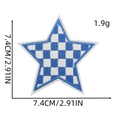 Detailaufnahme des blau karierten Stern-Stickpatches mit präzisen Größenangaben und Gewicht - Schachbrett Stern Patch 2# (Blau & Weiß)