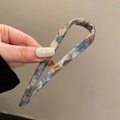 Épingle à cheveux en U en acétate motif marbre avec un mélange de bleu et gris - Azur Croissant (8#)