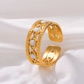 Anello aperto in acciaio dorato traforato con ovali in smalto bianco su sfondo seta - Aperto Regolabile / Oro con Bianco