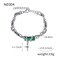 Bracciale punk in acciaio al titanio con gemma verde e ciondolo stella, modello NE004 - Bracciale (NE004) / Argento con zircone verde