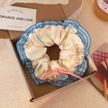 Beige haarelastiekje met teddybeer en blauwe strik in een luxe geschenkdoos - #2 Bosbessenjam