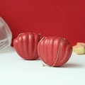 Elegant red shell-shaped wedding candy box with pearl and gold chain detail - Pearl and Card Style / Burgundy